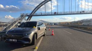 gaziantepte yolun karsisina gecerken otomobilin carptigi cocuk hayatini kaybetti QxLiEGY2.jpg