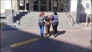 hirsizlikla aranan kadin yakalandi ertxJbAr.jpg